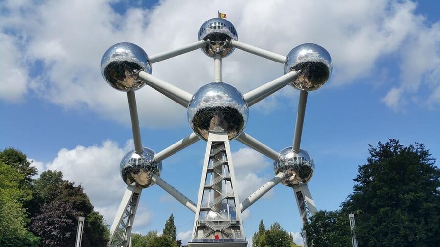 From Amsterdam: To Brussels - Travel as a VIP - Manneken Pis is a quick but essential stop