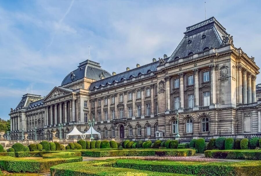 From Amsterdam: To Brussels - Travel as a VIP - St. Michael and St. Gudula adds a quiet pause