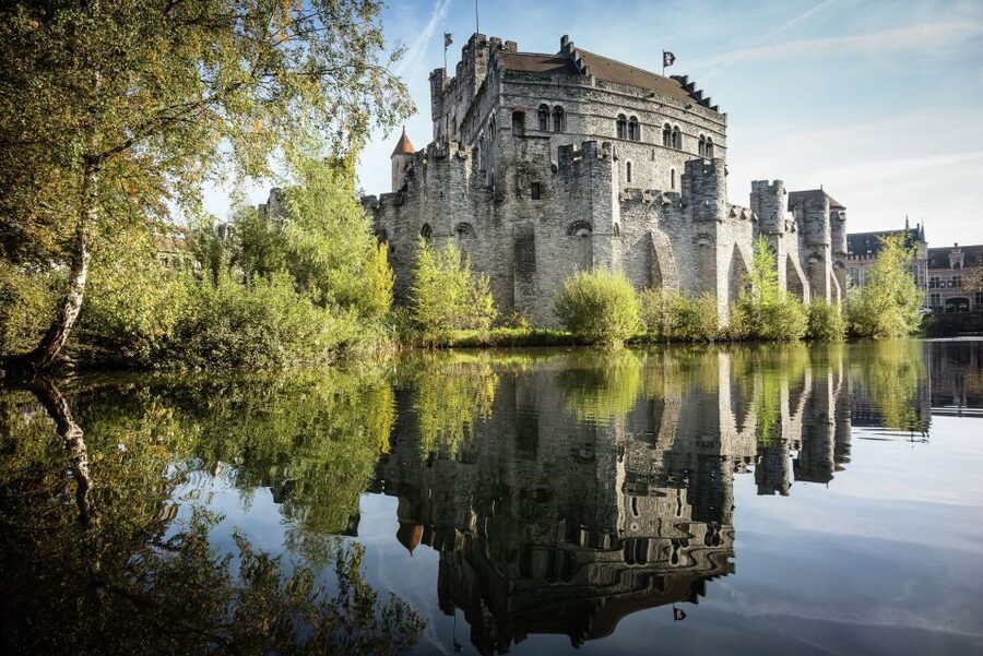 From Brussels: Bruges and Ghent Full-Day Trip by Train - Bruges begins with the Lake of Love