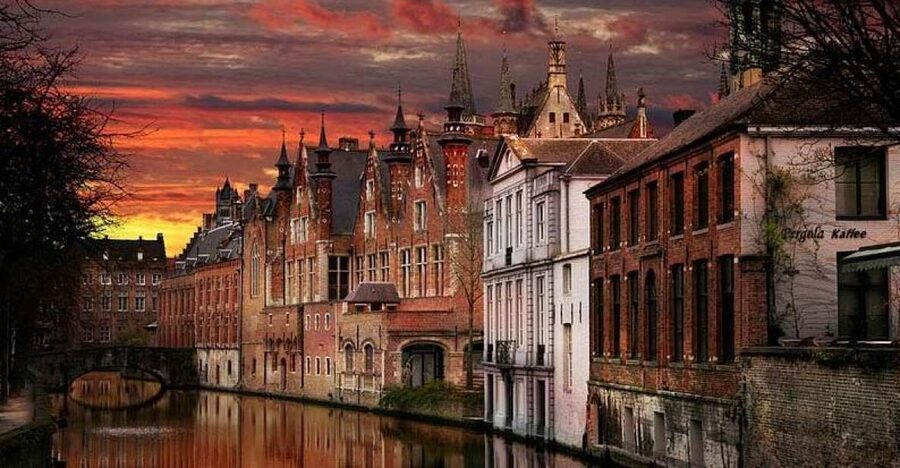 From Brussels: Bruges Day Trip with Boat Tour Option (ES) - At a glance