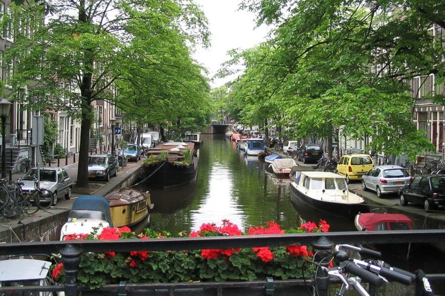 From Brussels: Cheese, Clogs & Windmills Amsterdam Day Trip - Is the canal cruise worth paying for?