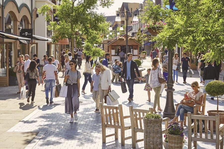 From Brussels: Maasmechelen Outlet Shopping Trip - How to use a full nine-hour shopping day