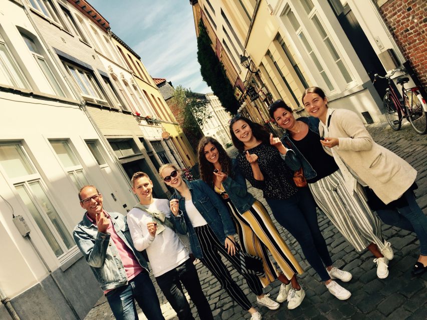 Ghent: Belgian Chocolate Walking Tour with Tastings - Vrijdagmarkt: beginning beneath Jacob van Artevelde