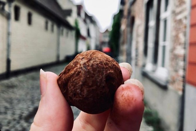Ghent: Famous Belgian Chocolate Walking Tour with Tastings - Chocolaterie Van Hoorebeke and passion fruit