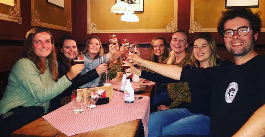 Ghent: Food & Drink Walking Tour with Tastings - Belgian pralines from a rated chocolatier