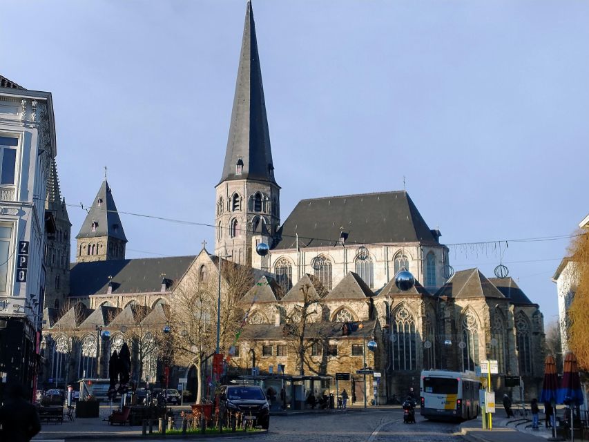 Ghent: Guided City Tour with Food Tastings - How much food and drink should you expect?