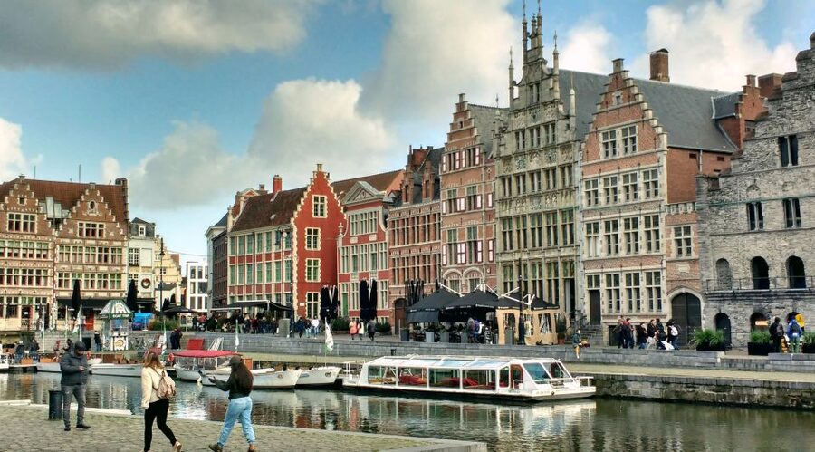 Ghent: Guided City Tour with Food Tastings - Best time to take the walk