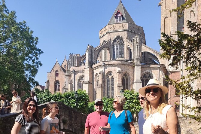 Guided boat trip and walk - Beerwall and the Belgian beer culture