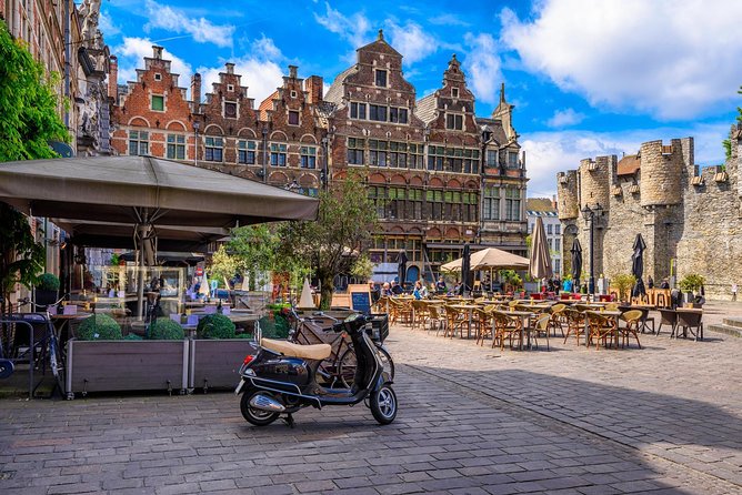 Guided tour of Ghent - Graslei and Korenlei: Ghent’s postcard waterfront