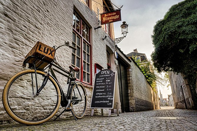"Hidden Brugge" Photo Tour - 2hr open city tour & workshop - Jan Van Eyckplein and the old port
