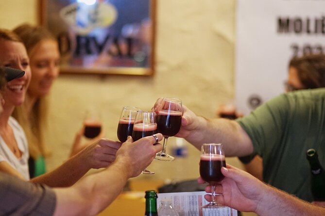 Hungry Mary's Famous Beer and Chocolate Tour in Brussels - Manneken Pis and the short city walk