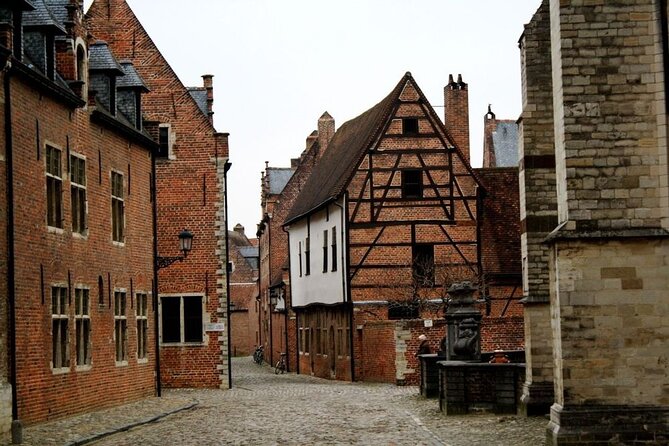 Leuven: City Walk with Audio Guide in 7 Languages on your Phone - St. Peter’s Church and the Grote Markt