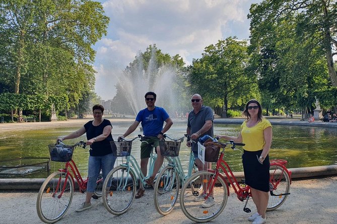 Lively Brussels Highlights Bike tour DUTCH - Marollen and the city’s flea-market quarter