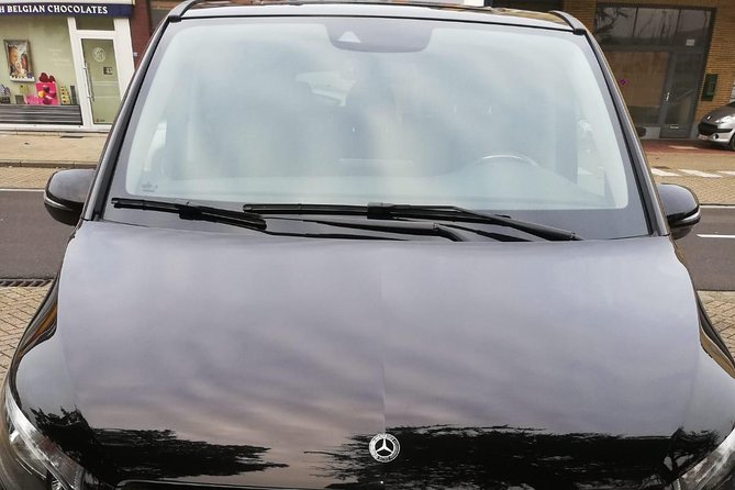 Luxury Minivan from Charleroi airport to the city of Brussels - Door-to-door service at your Brussels address