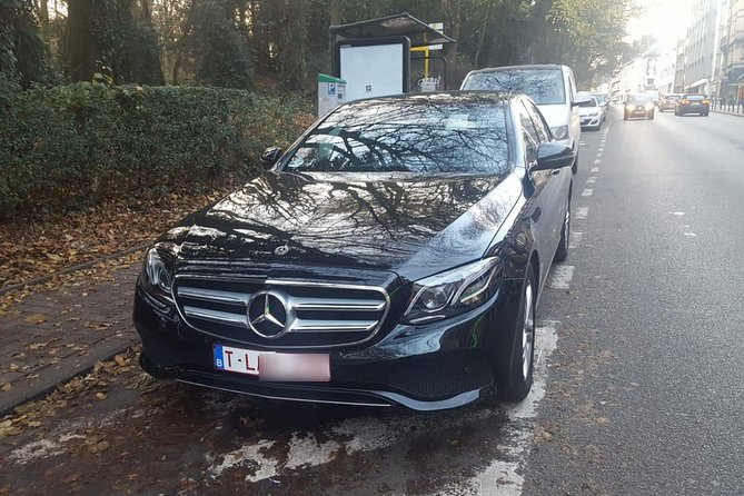 Luxury vehicle from Brussels airport to the city of Brussels - Who will get the most from this private ride?