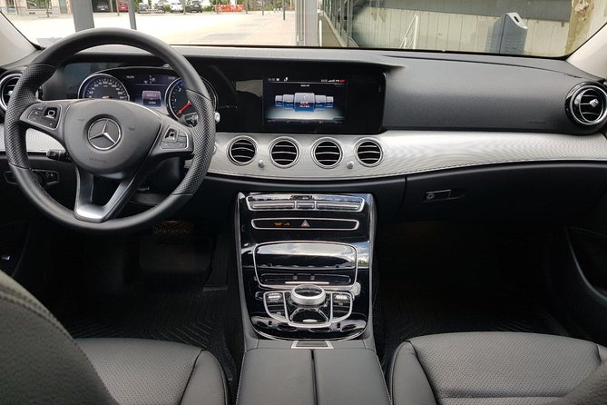 Luxury vehicle from Brussels airport to the city of Brussels - Booking timing, changes, and cancellation