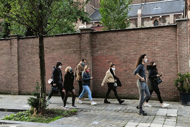 Outdoor Escape Game with drinks in Brussels - What the backpack and app add