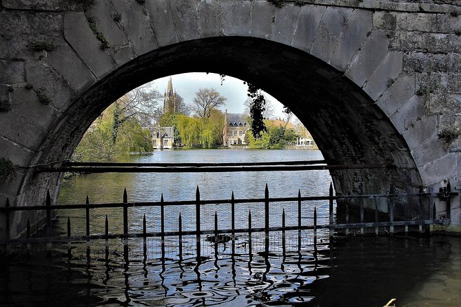 Photo Tour "Philip the Good" + Boat trip - Saint-Anna Church and Jeruzalem Chapel