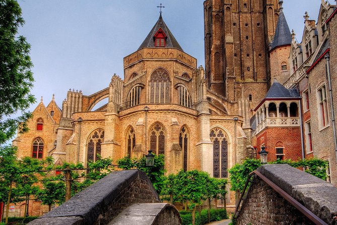 Private 3-hour walking tour of Bruges with official tour guide - The Basilica of the Holy Blood and an important ambiguity