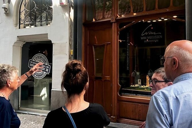 Private Antwerp's Diamonds and Jewellery Old City Center Historic Tour - Pascale Masselis and jewellery made by hand