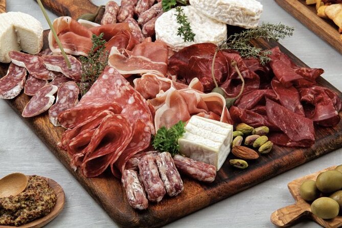 Private Bruges Food Tour: 8 Tastings of Local Delicacies - Kaashuys Den Hof: cheese with dried fruit