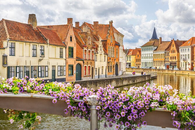 Private Bruges’ Iconic Sites and Chocolate Tasting Tour - Starting in Market Square beneath the Belfry