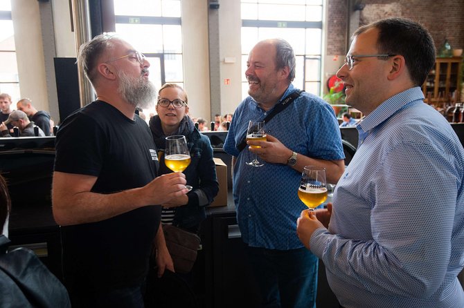 Private Ghent Beer & Brewery Tour by a young local - A quick toast at ’t Dreupelkot