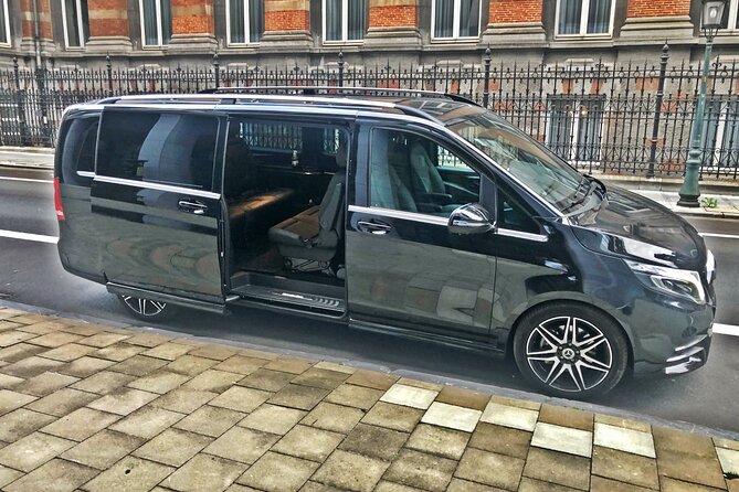 Transfer Brussels Airport (BRU) --> City Center 7 PAX (ONE WAY) - Leaving Brussels Airport without the usual fuss