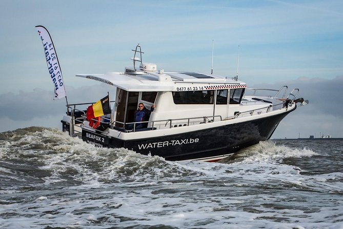 Unique skyline sailing - A 12-person boat changes the mood