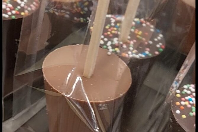 Walking Tour with Hot Chocolate and Chocolate Tasting - Church of Our Lady and Michelangelo’s Madonna