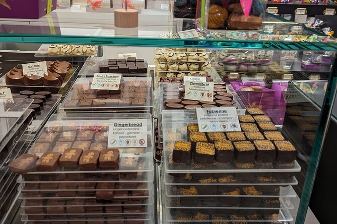 Walking Tour with Hot Chocolate and Chocolate Tasting - A quick look at art and the brewery district